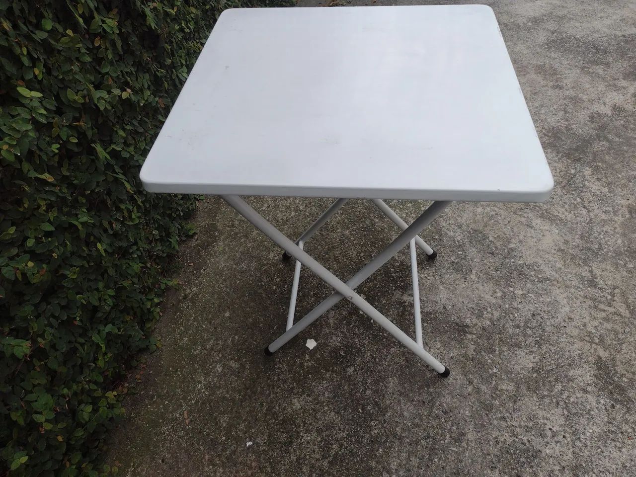 Conjunto de mesa dobrável com 4 cadeiras. - Foto 4