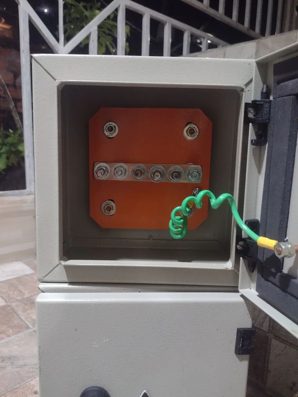 Quadro metálico ideal para telecom e bomba piscina  - Foto 2