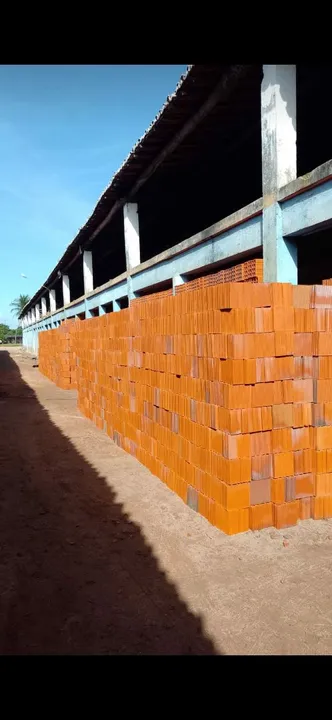 Tijolos e telhas para construção