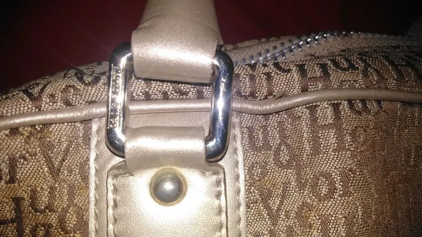  Bolsa em couro original bege Victor Hugo - Foto 3