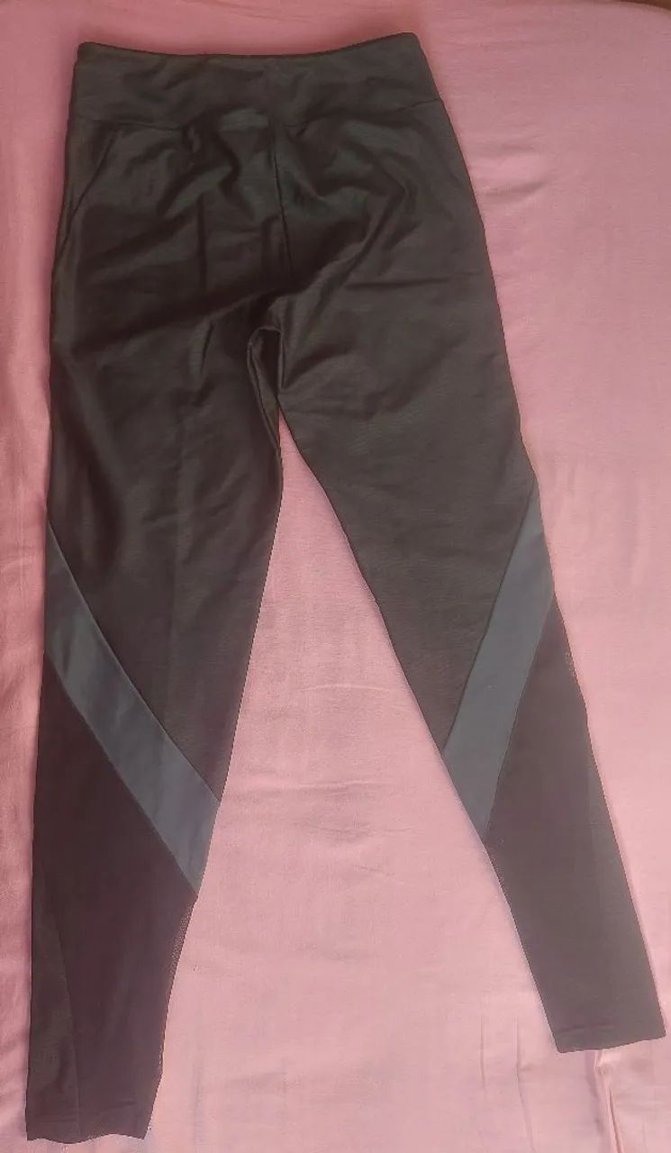 Calça Legging Feminina Preta com Detalhes - Foto 3