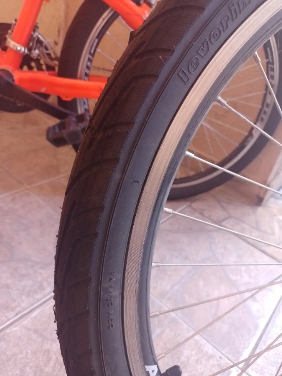 Bicicleta semi novo pneus e aros novos foram trocados e usados somente uma vez