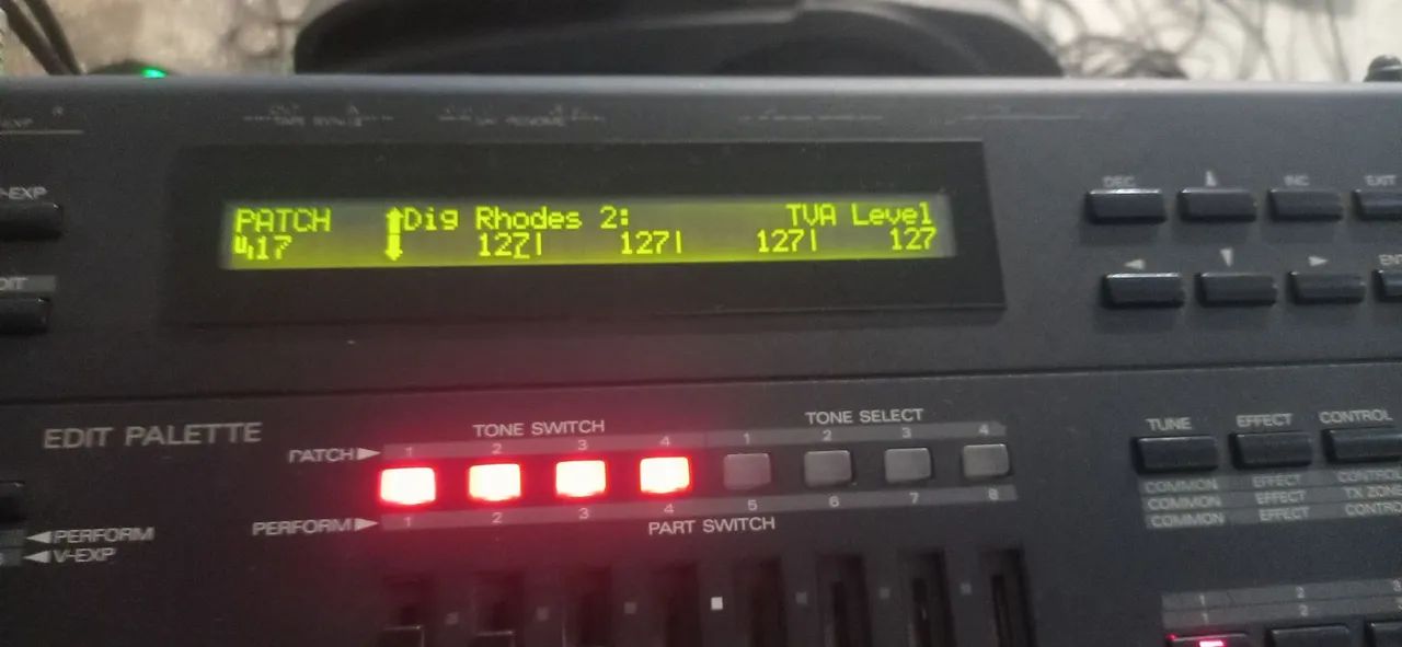 Roland JV1000 - Foto 3