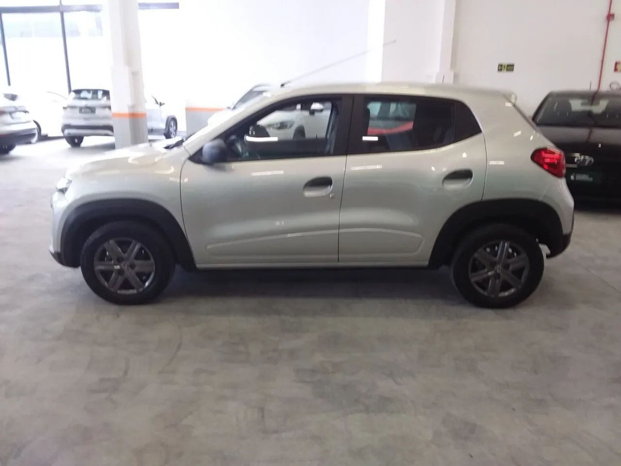 Renault Kwid Zen 1.0 Flex 12V 5P Mec. 2024 - Foto 4