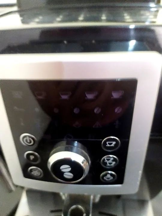 Cafeteira espresso Delonghi intensa Ecam estado de novo funcionando 