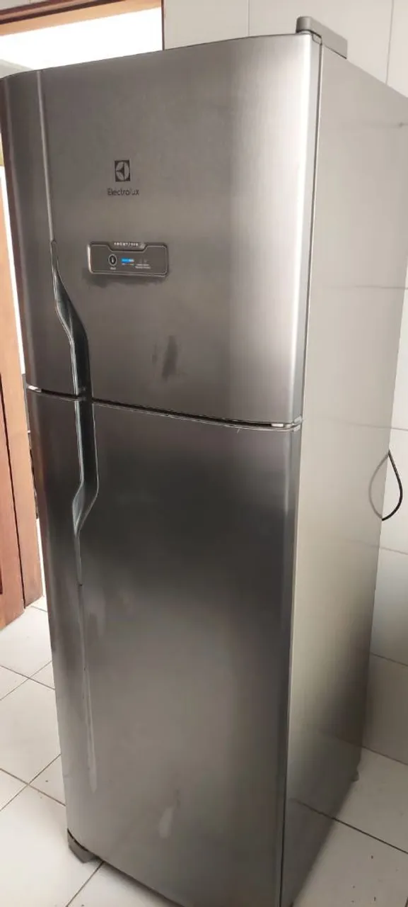 Geladeira Electrolux Frost Free +fogão +armários de cozinha