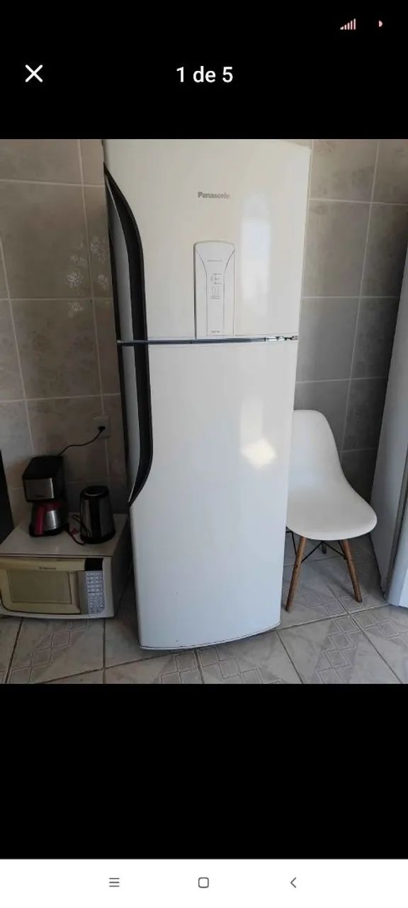 Vendo geladeira praticamente nova 