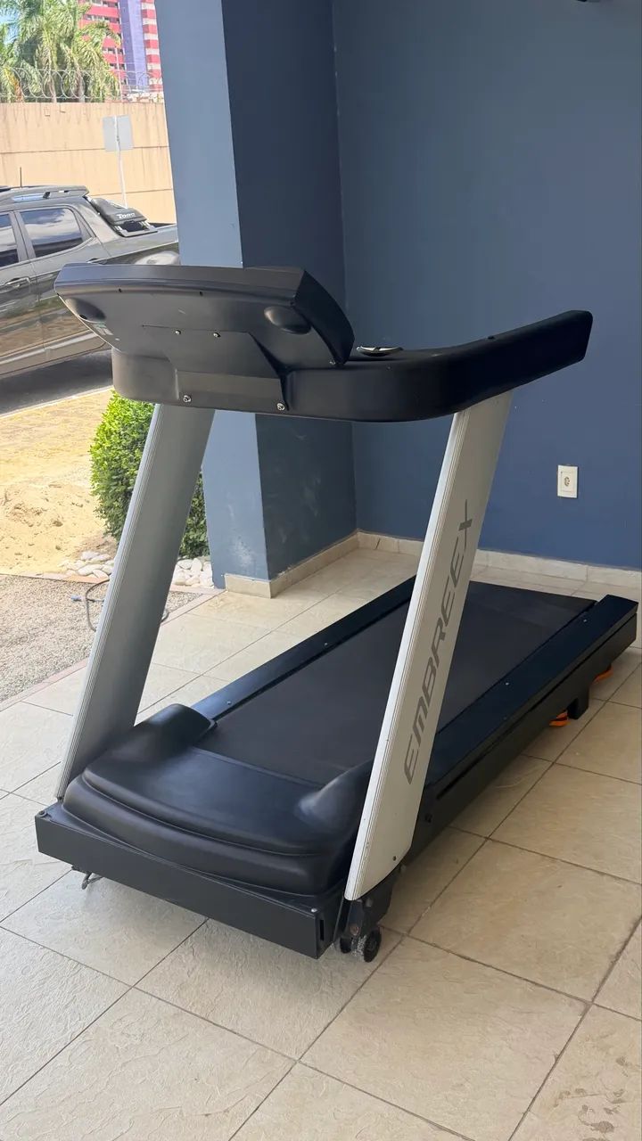 Esteira profissional EMBREEX AL1 800 com inclinação  - Foto 3