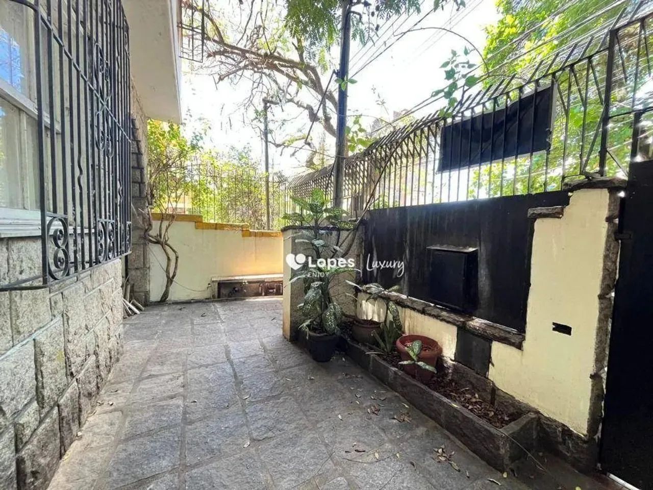 Excelente casa duplex 5 quartos, área externa, vaga - Foto 5