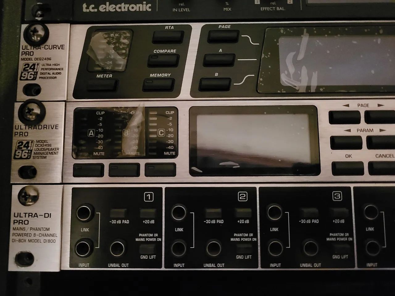 Rack periféricos Behringer Novos!