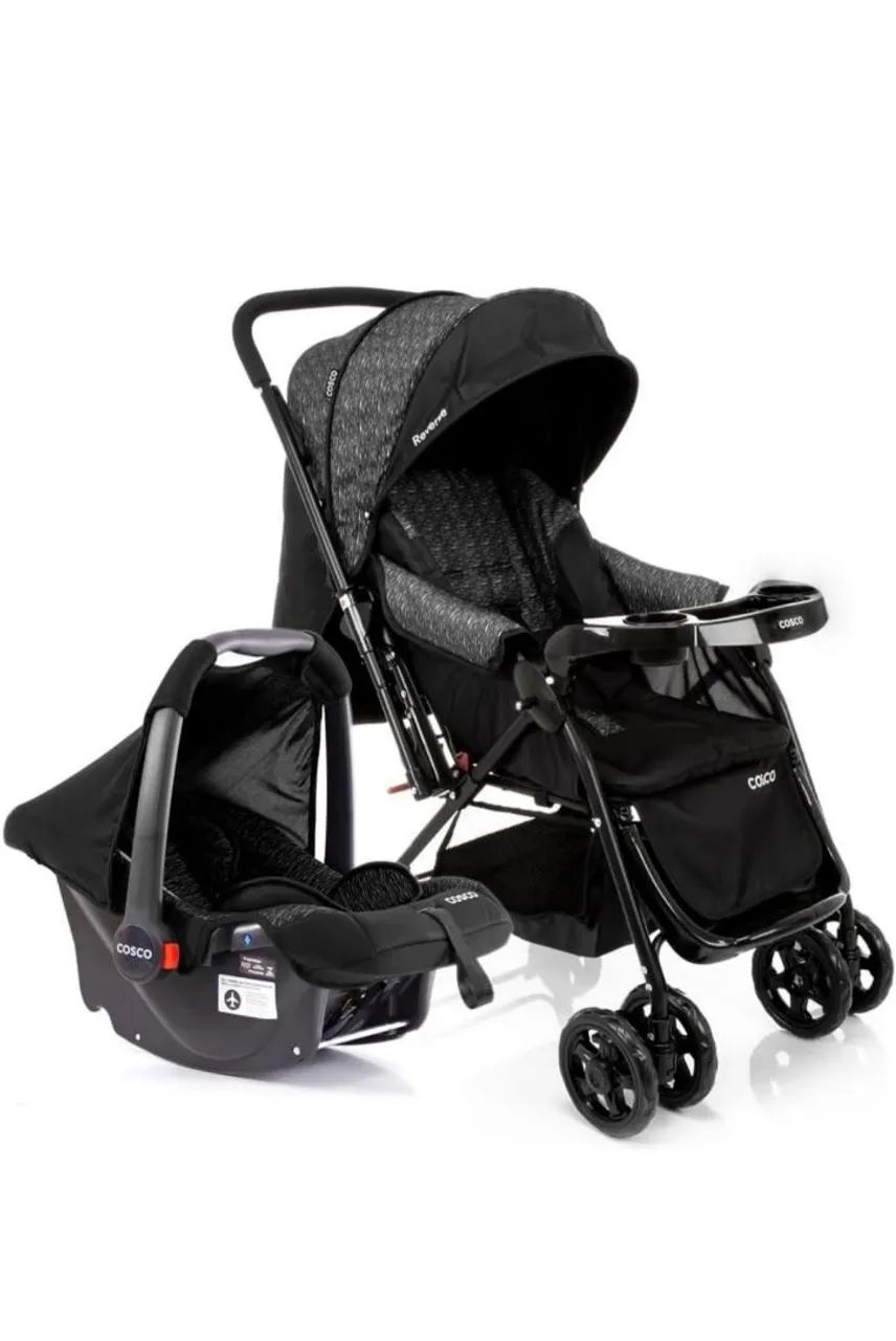 Carrinho de Bebê Cosco Revere com Bebê Conforto