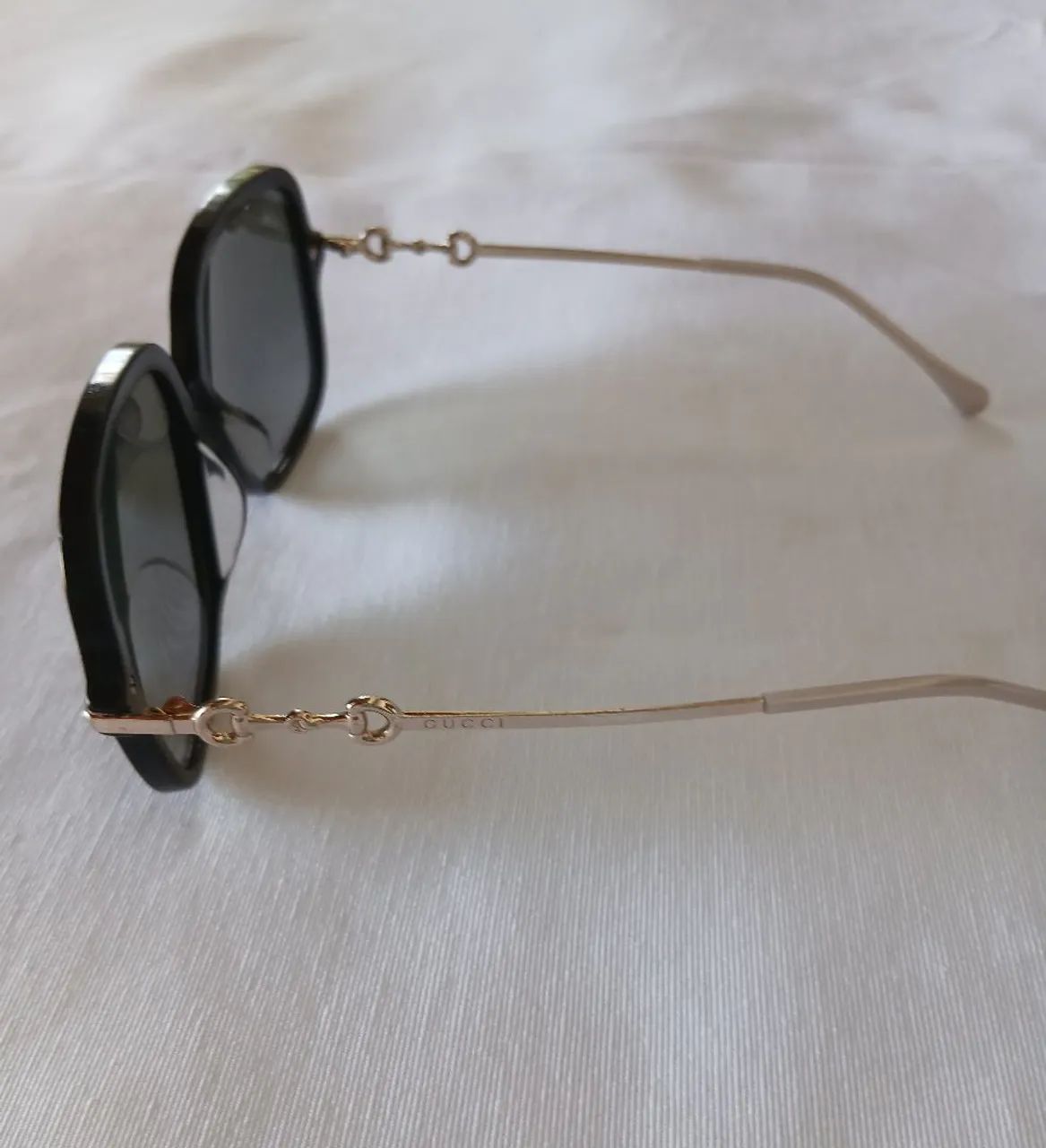 Óculos de sol feminino Gucci  - Foto 2