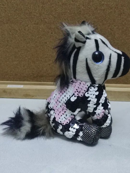 Chaveiro de Zebra - Linha Fada Bela (12 cm) - Foto 2