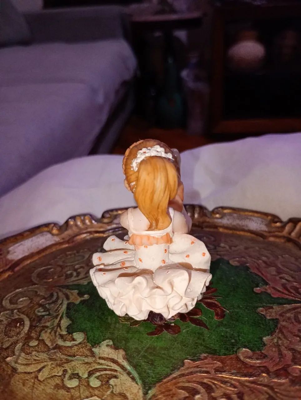 Delicada Bailarina em resina.  - Foto 3
