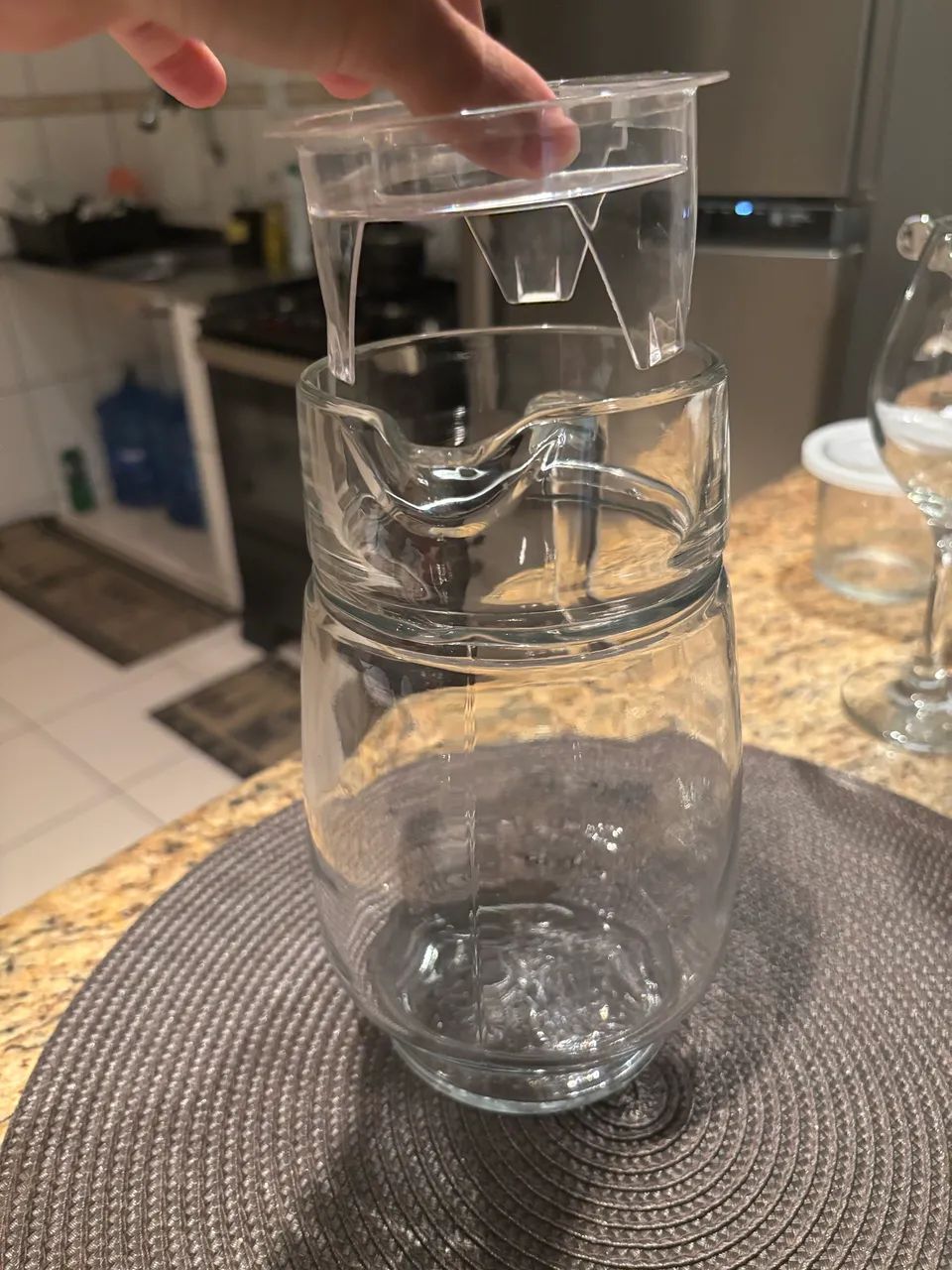 Conjunto de taças e jarra de vidro com tampa - Foto 2