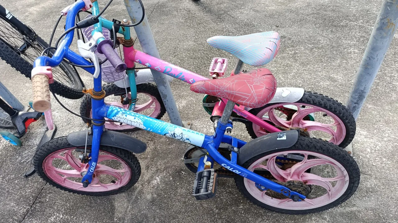 Bicicleta Infantil Caloi Spider-Man e Caloi Barbie