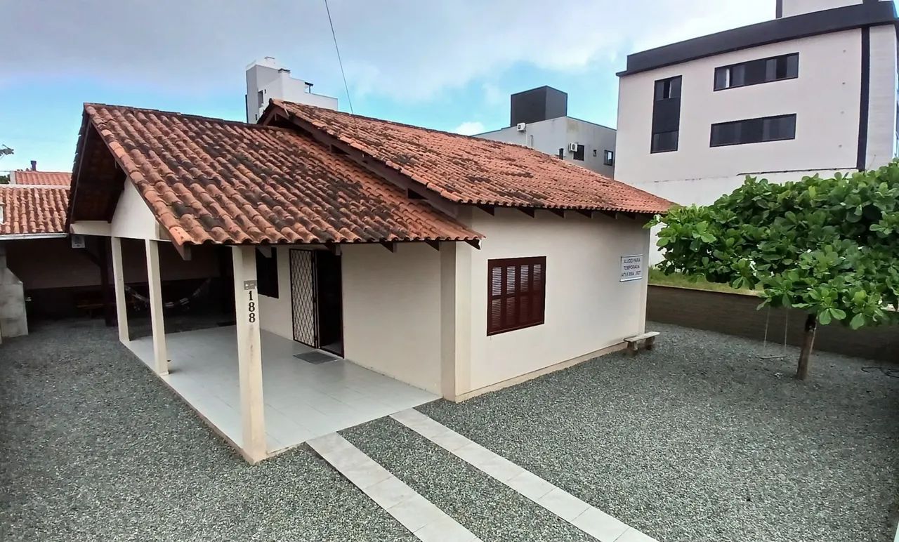 Alugo casa por dia em Balneário Piçarras 