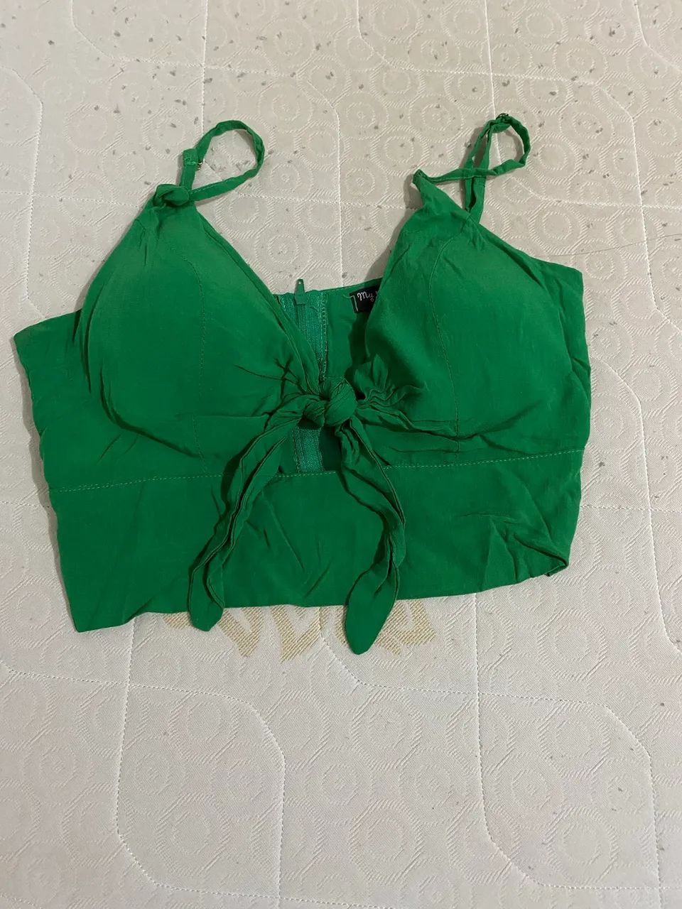 Cropped verde com amarração frontal novo
