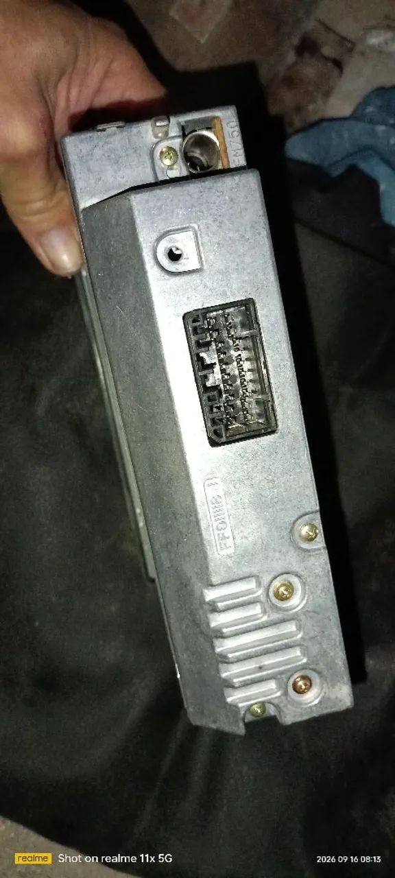 Rádio de carro antigo da Honda. - Foto 3