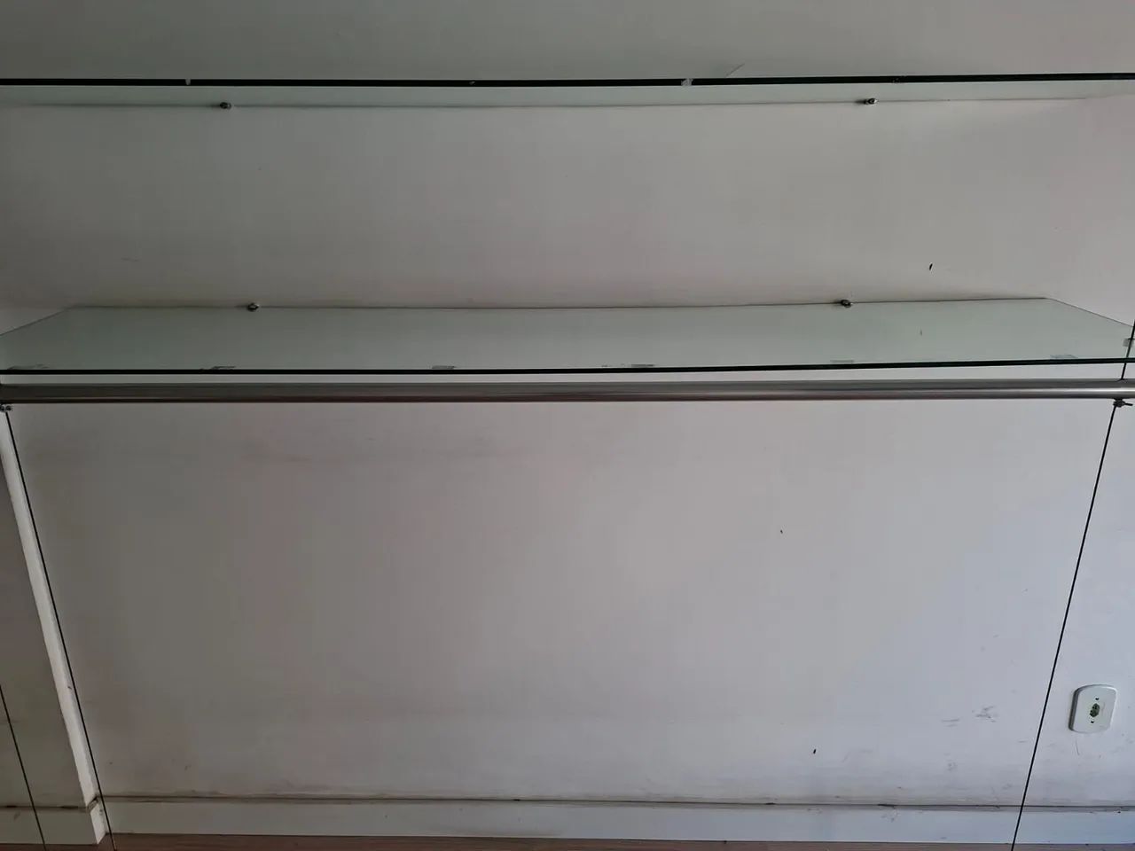 Vendo prateleiras de vidro