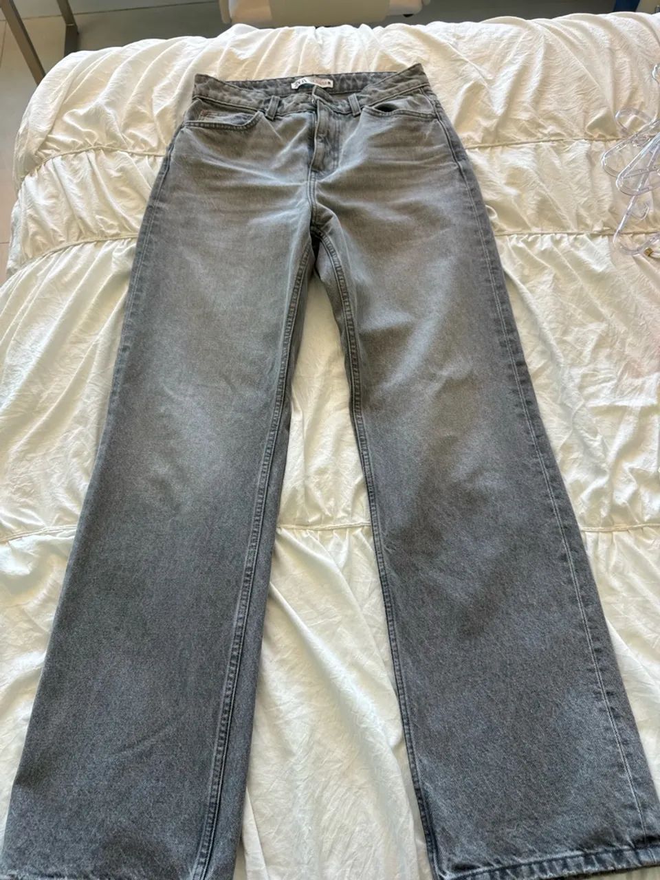 Calça jeans cinza 