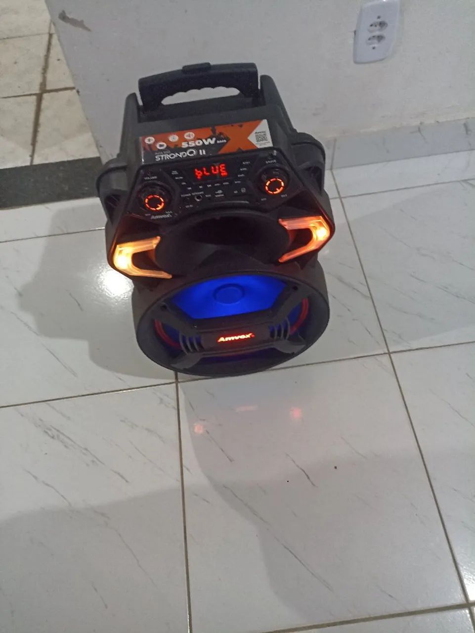 Vendedo caixa de som da amvox 550v 