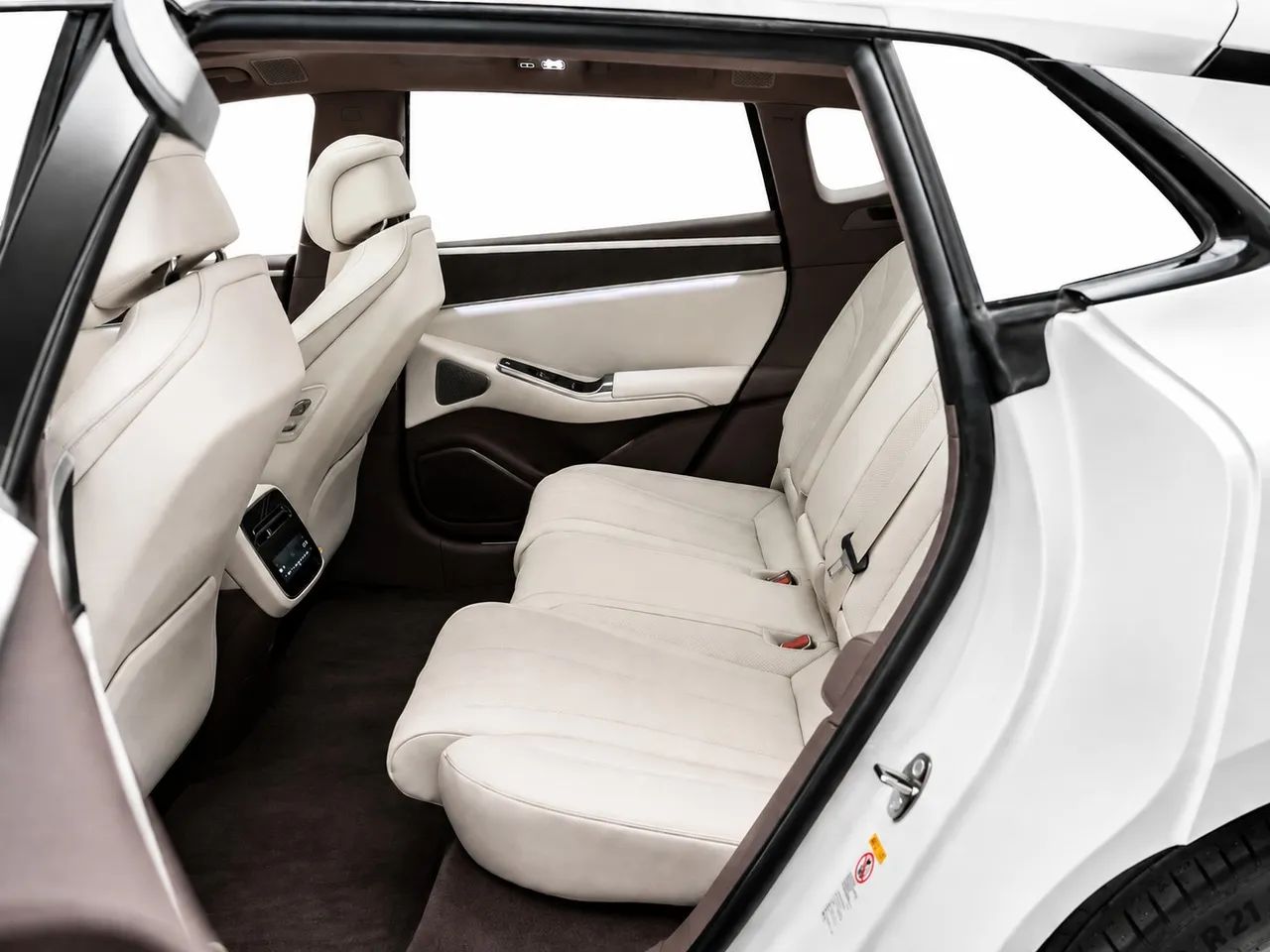Denza Z9 GT (elétrico), foto 8 de 8