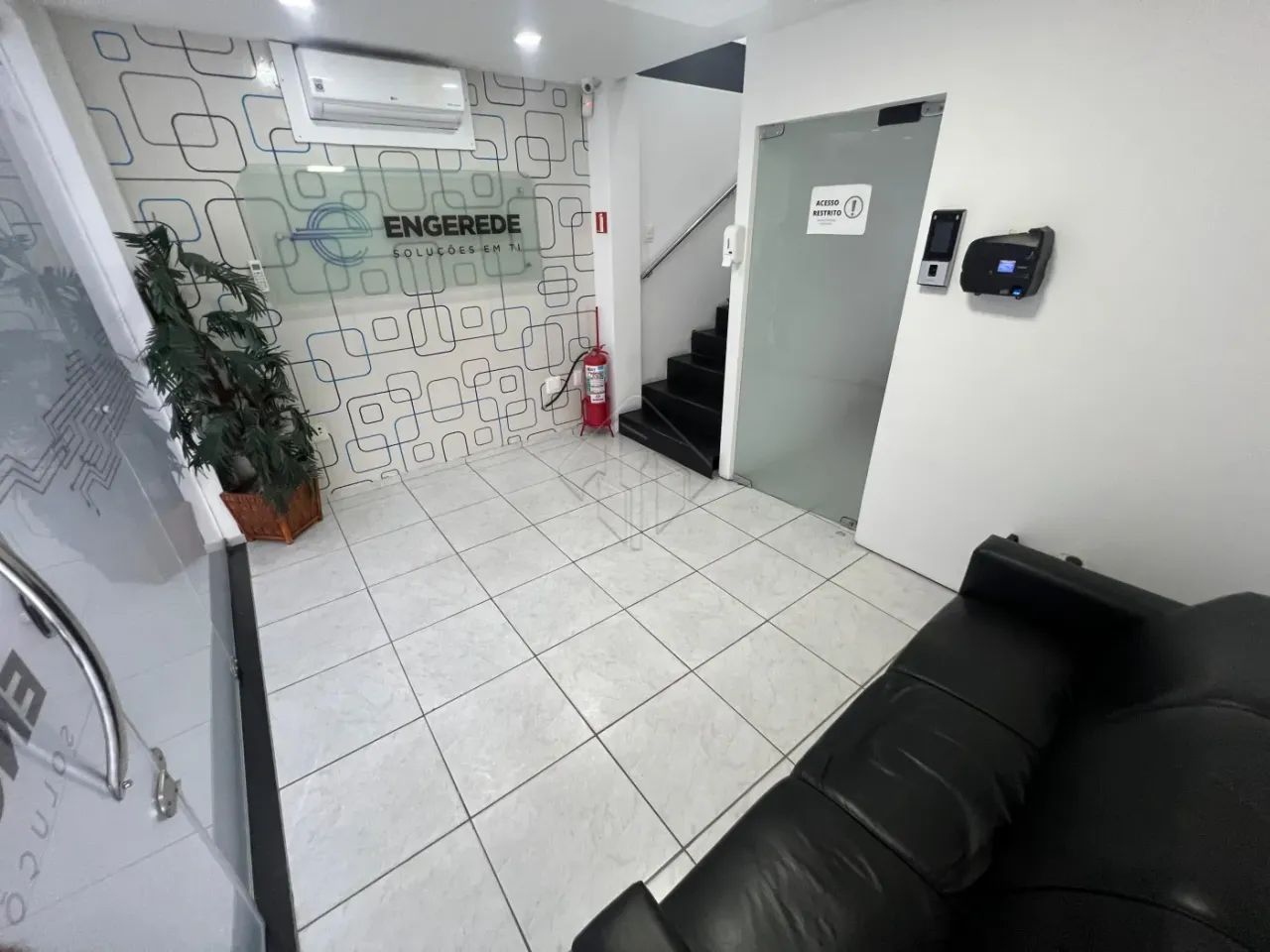 Sala Comercial para Alugar no Empresarial Center 100 ? Bairro dos Estados ? Mobiliada e Pr - Foto 3