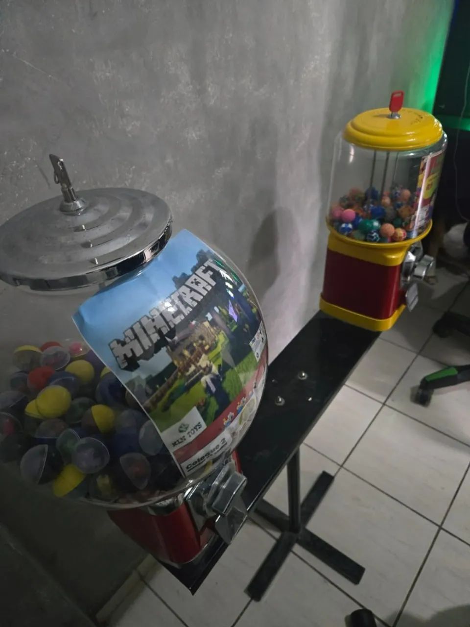 Duas Máquinas Vending Machine + tripé e suporte - Foto 2