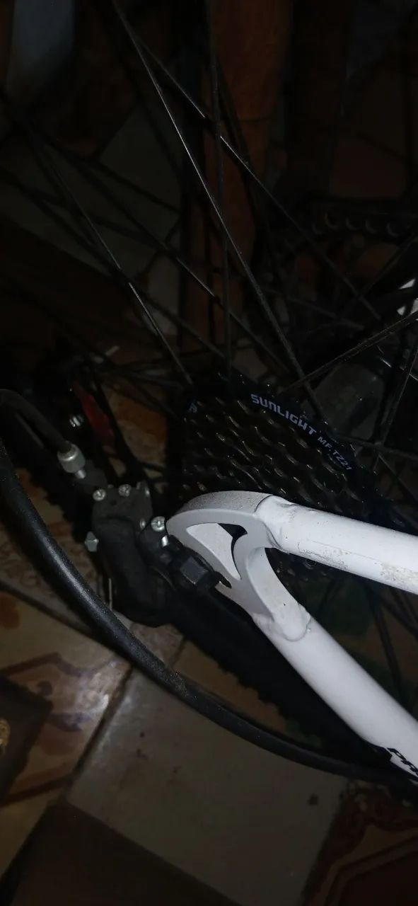 Vendo bicicleta Em ótima conservação aro 29 - Foto 2