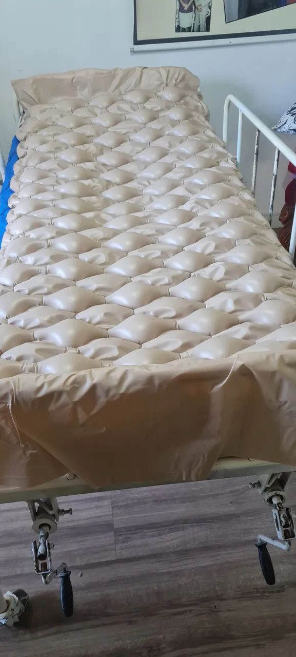 Cama hospitalar e acessórios  - Foto 3