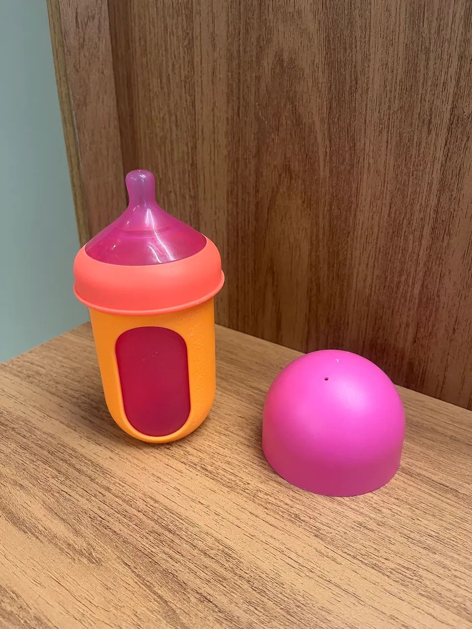 Mamadeira Boon de silicone da NURSH 240ml usada - Foto 5