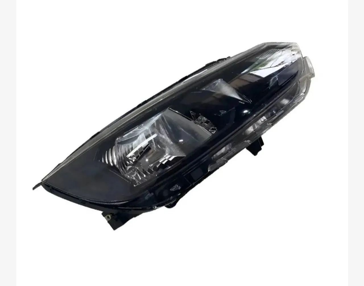 Farol dianteiro passageiro - Onix novo 2026 a 2026
