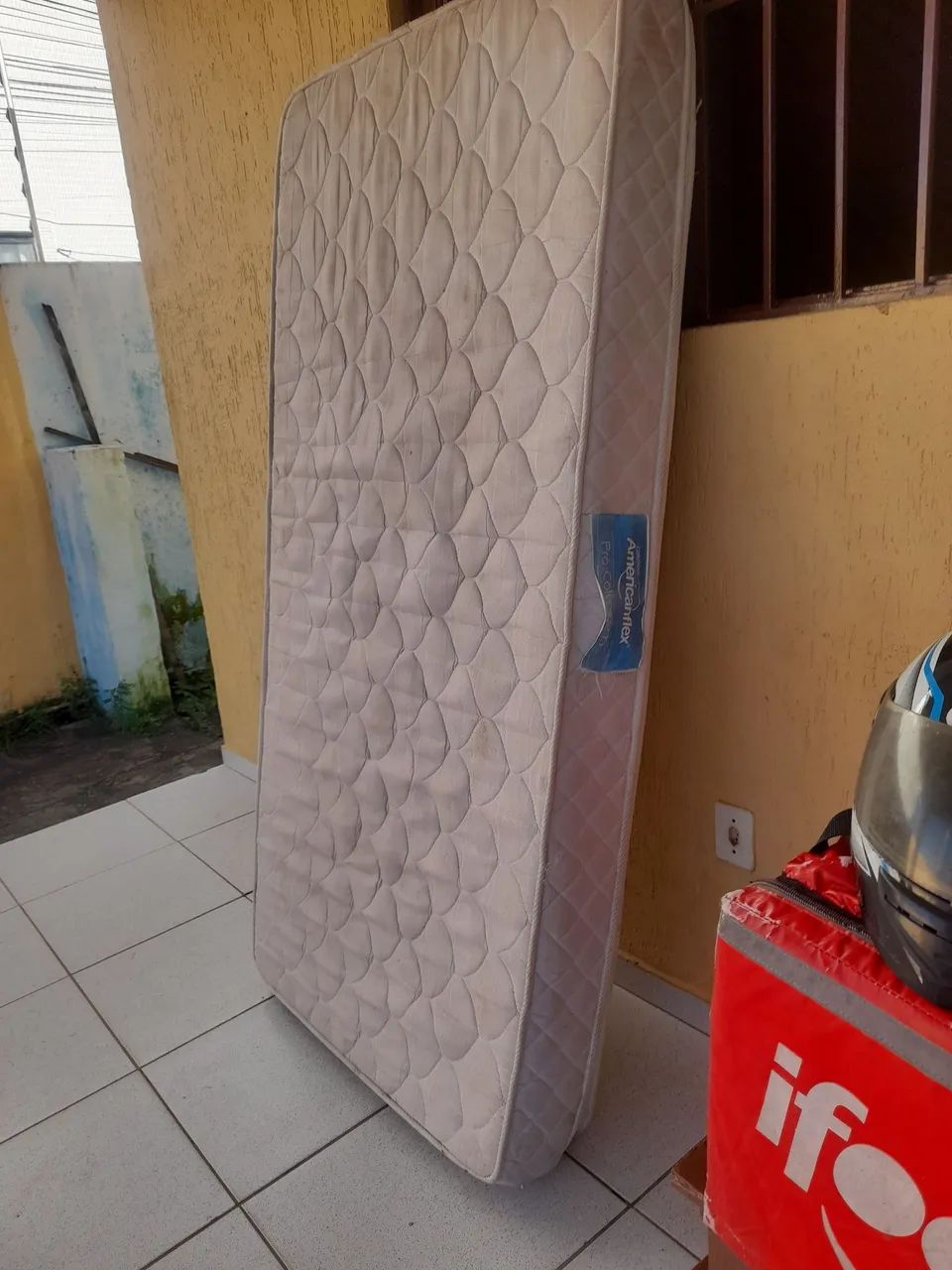 vendo colchão de solteiro em perfeito estado