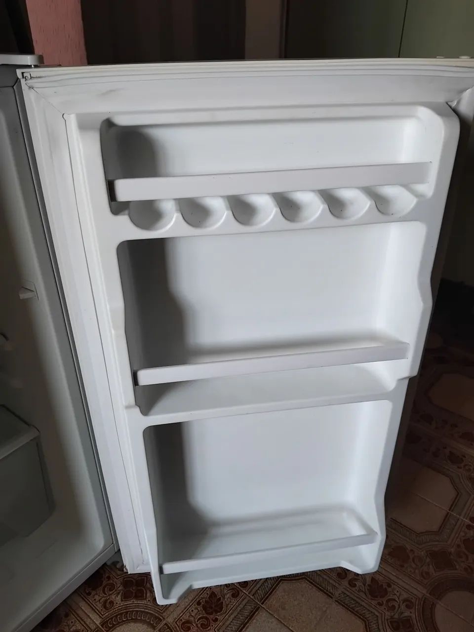 Frigobar - Defeito na Borracha - Foto 5