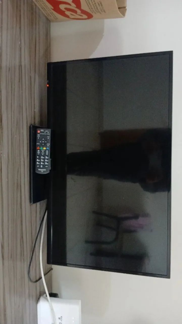 Vende -se  TV 32 polegadas, Nao é smart 