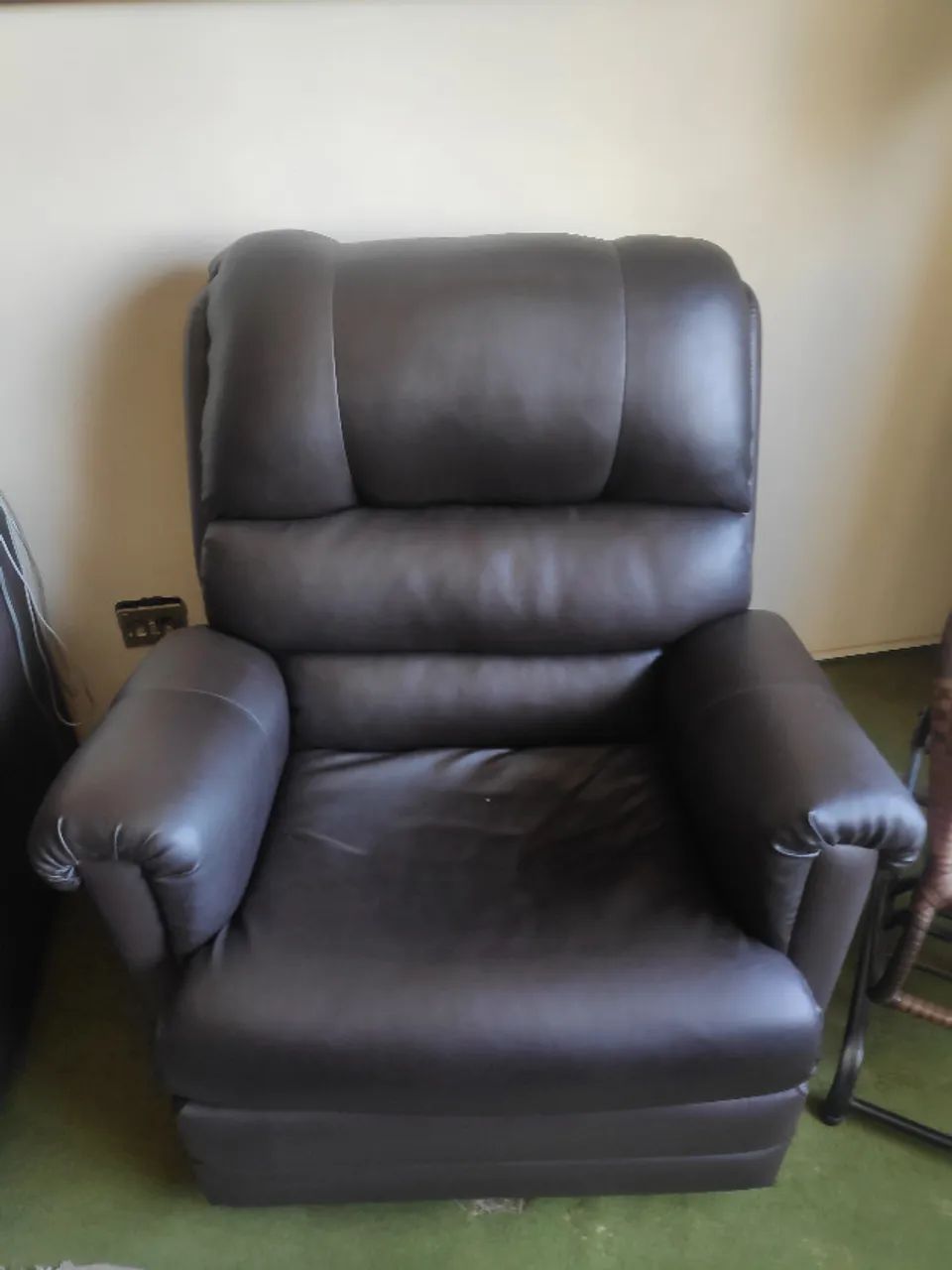 Poltrona do Papai com balaço e apoio de pés reclinável