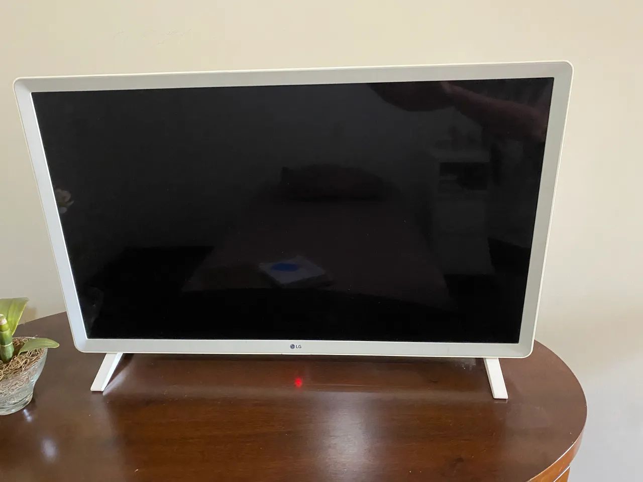 Vendo Tv Smart LG branca 32 polegadas  - Foto 3