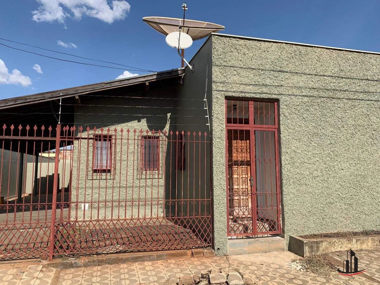 Casa com 4 quartos sendo uma suíte, garagem para 3 carros, próximo a faculdade Uniube - Foto 3