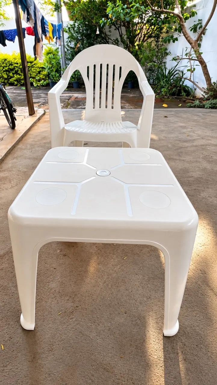 Jogo de cadeiras com braço e mesa Tramontina - Foto 4