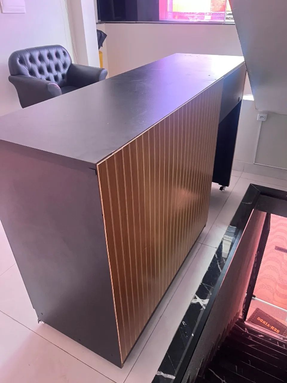 Móvel mdf / poltrona / balcão de atendimento 