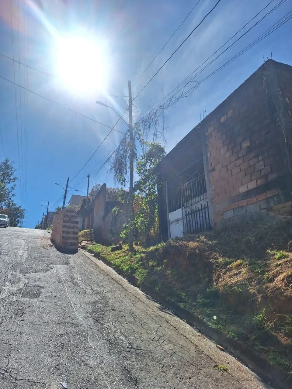 Lote em área urbana com fundação e galpão 