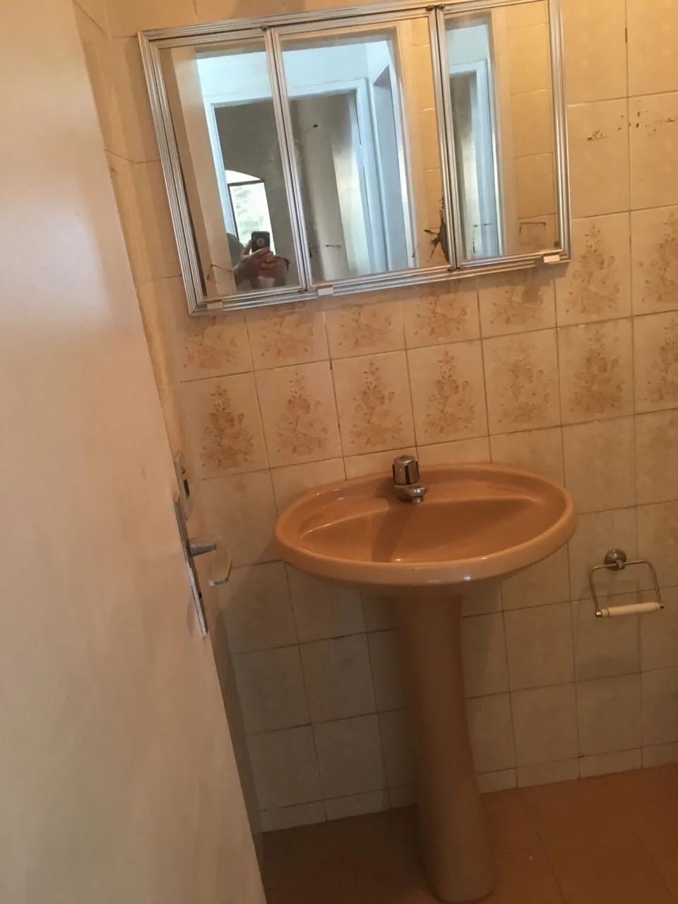 Alugo amplo apartamento