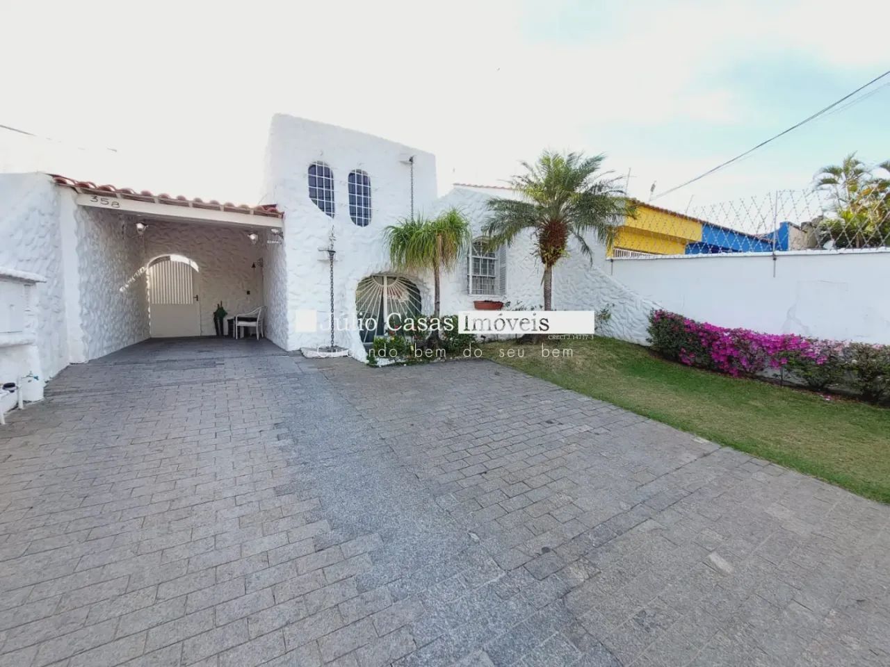 Casa comercial para venda e aluguel