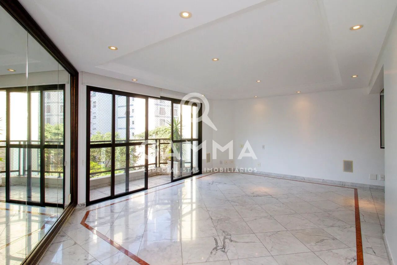 Apartamento a Venda em Higienópolis com 3 suítes, 2 vahas e varanda!