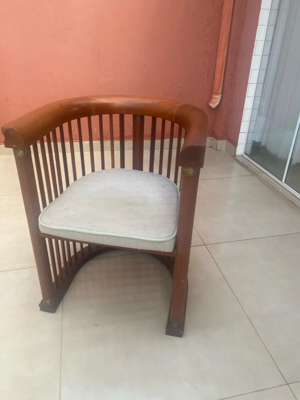 Poltrona retrô em jacarandá 