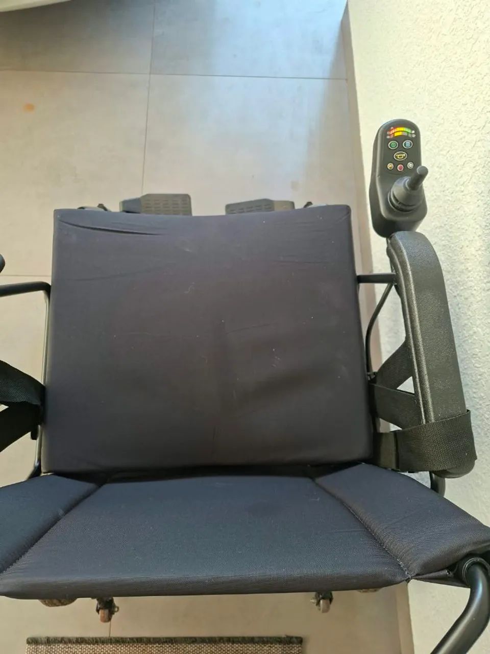 Cadeira de rodas motorizada usada  - Foto 4