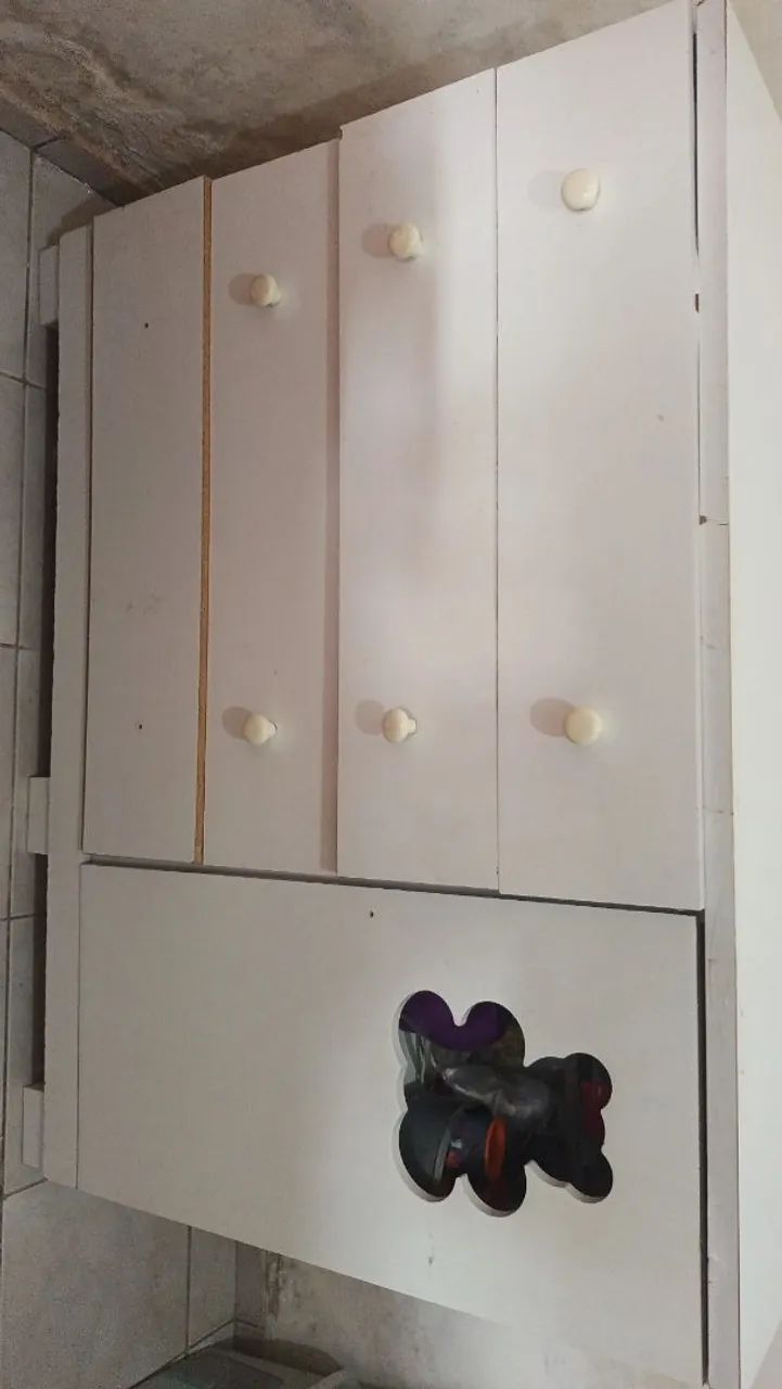 Vendo cômoda seminova infantil 