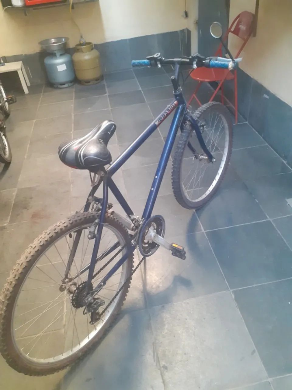 Vende-se Bicicleta aro "26" - Foto 3