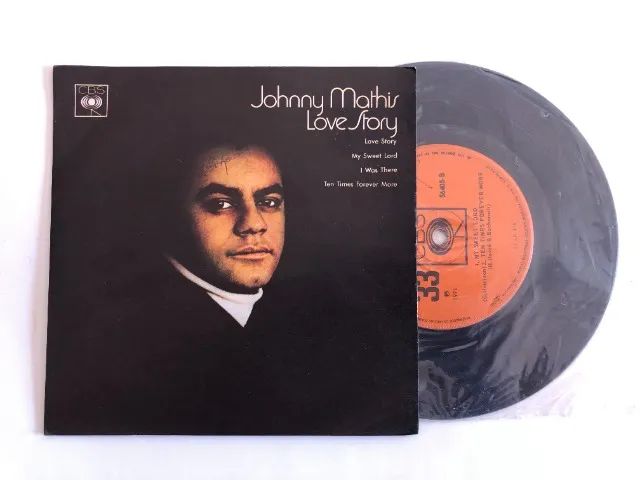 Johnny Mathis: Aquarius (1970) + Love Story (1971) - 2 Discos Vinil Compactos - Foto 2